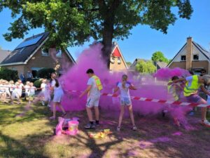 Lees meer over het artikel Knalkleurig verfpoeder in Color Run