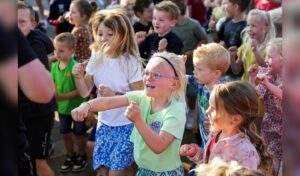 Lees meer over het artikel Kickstart ‘Jong Tsjûkemar beweegt meiinoar’ op It Klimmerblêd
